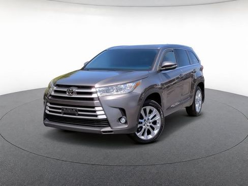 Used 2017 Toyota Highlander XLE AWD/4WD image 1