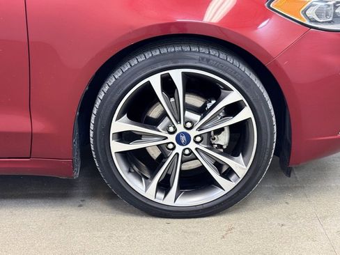 Used 2019 Ford Fusion Titanium image 4