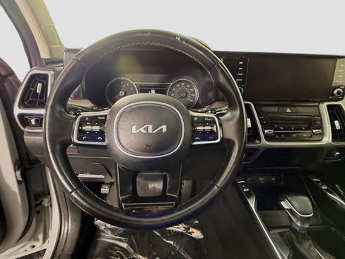 Used 2022 Kia Sorento S w/ Panoramic Sunroof Package AWD/4WD image 13