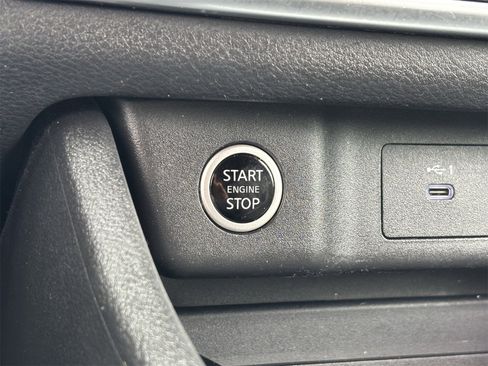 Used 2021 Nissan Rogue S image 32