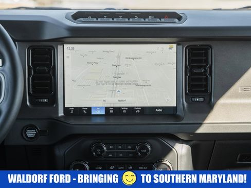 Used 2025 Ford Bronco Badlands image 23