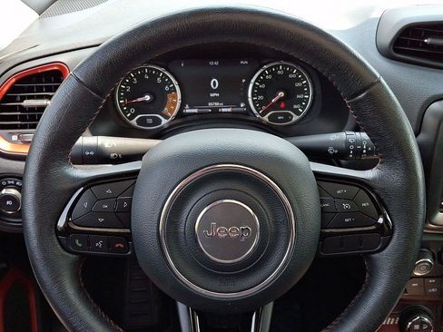 Certified 2022 Jeep Renegade Trailhawk w/ Sun/Sound Group AWD/4WD image 22