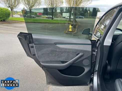 Used 2026 Tesla Model Y Long Range image 11