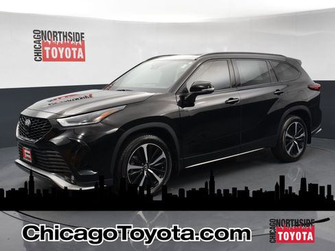 Used 2022 Toyota Highlander XSE AWD/4WD image 1