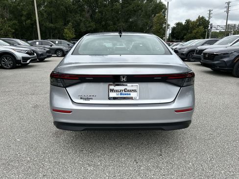 Used 2025 Honda Accord SE image 5