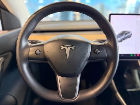 Used 2020 Tesla Model Y Long Range image 25