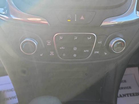 Used 2023 Chevrolet Equinox LT AWD/4WD image 19