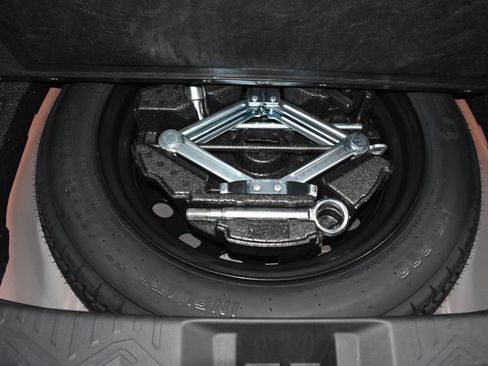 Used 2025 Subaru Crosstrek 2.0i Premium image 28