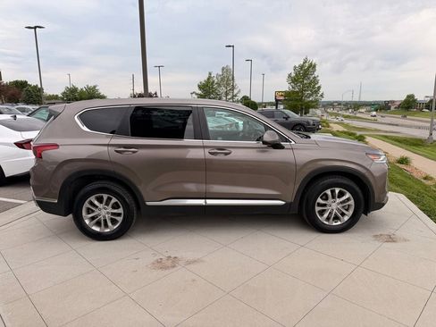 Used 2019 Hyundai Santa Fe SE AWD/4WD image 6