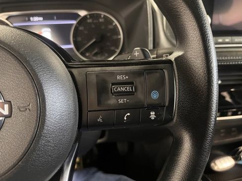 Used 2022 Nissan Rogue SV image 26