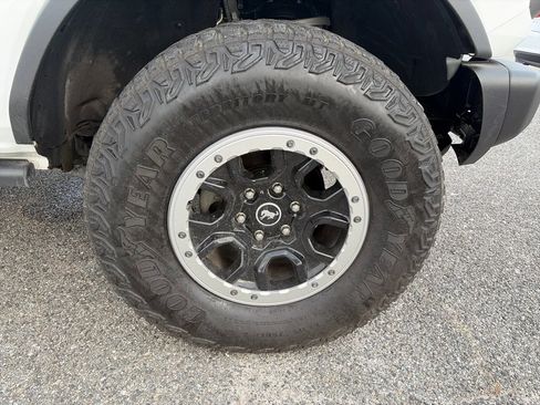 Used 2023 Ford Bronco Badlands w/ Sasquatch Package AWD/4WD image 10