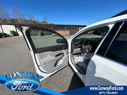 Used 2018 GMC Acadia SLT image 29