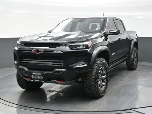 Used 2026 Chevrolet Colorado ZR2 w/ Technology Package AWD/4WD image 2