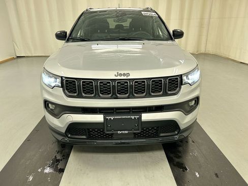 Used 2024 Jeep Compass Latitude w/ Convenience Group image 3