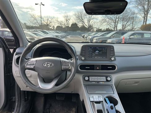 Used 2019 Hyundai Kona Limited w/ Cargo Package image 12