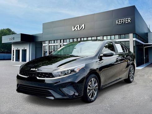 Certified 2022 Kia Forte LXS w/ LXS Technology Package FWD image 4