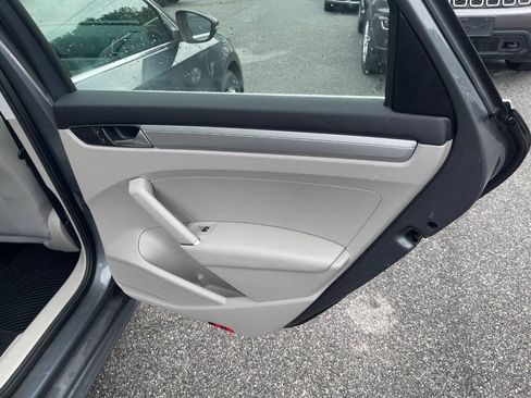 Used 2016 Volkswagen Passat 1.8T S FWD image 22