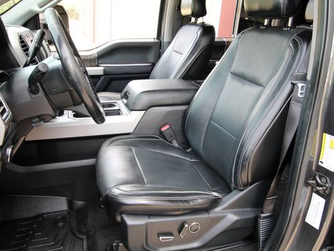 Used 2017 Ford F250 Lariat w/ Lariat Value Package AWD/4WD image 22