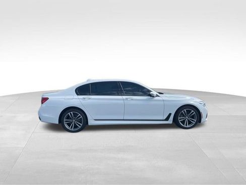 Used 2019 BMW 750i xDrive w/ M Sport Package AWD/4WD image 6