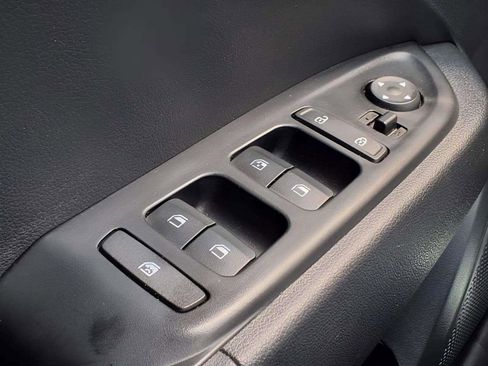 Certified 2024 Hyundai Venue SEL FWD image 18