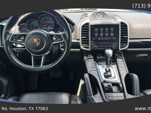 Used 2017 Porsche Cayenne Platinum Edition AWD/4WD image 41