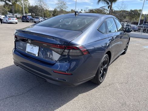 Certified 2025 Honda Accord SE image 5