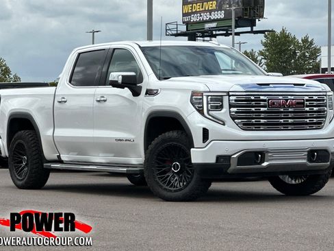 Used 2023 GMC Sierra 1500 Denali w/ Technology Package AWD/4WD image 1