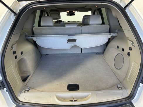 Used 2012 Jeep Grand Cherokee Laredo image 30