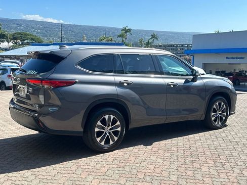 Used 2022 Toyota Highlander XLE image 5