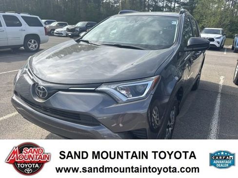 Used 2018 Toyota RAV4 LE image 1