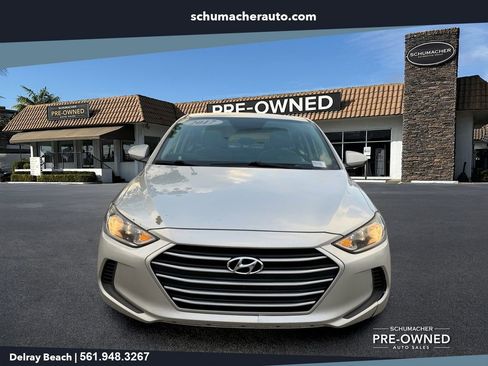 Used 2017 Hyundai Elantra SE FWD image 2