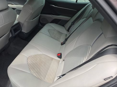 Used 2021 Toyota Camry SE FWD image 13