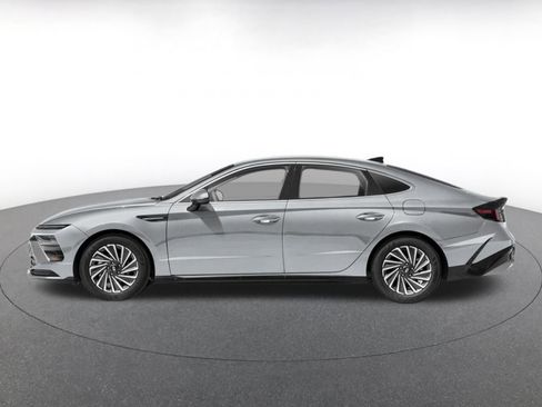 Used 2025 Hyundai Sonata SEL FWD image 3