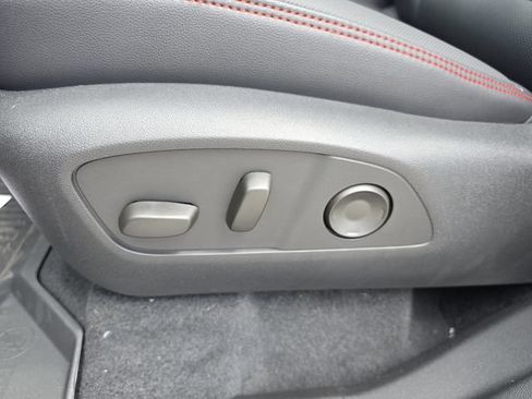 New 2026 Chevrolet Traverse RS w/ LPO, Floor Liner Package FWD image 24