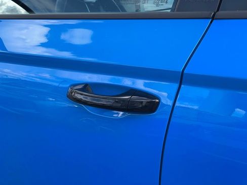 Certified 2025 Volkswagen Taos SE image 26