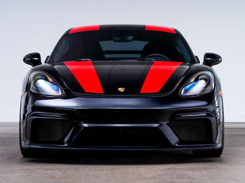 Used 2020 Porsche 718 Cayman GT4 RWD image 2