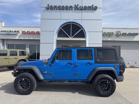 Used 2016 Jeep Wrangler Unlimited Rubicon w/ Connectivity Group image 1