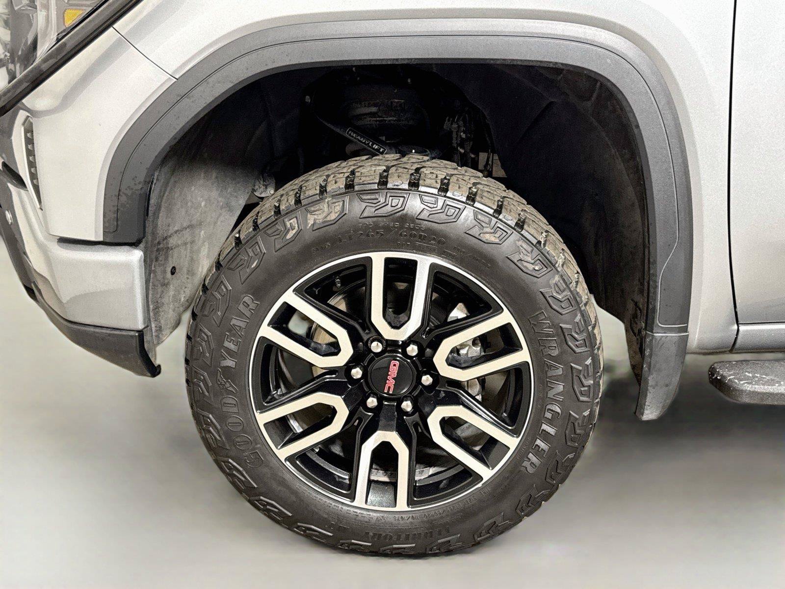 Used 2024 GMC Sierra 1500 AT4 w/ Technology Package AWD/4WD image 31
