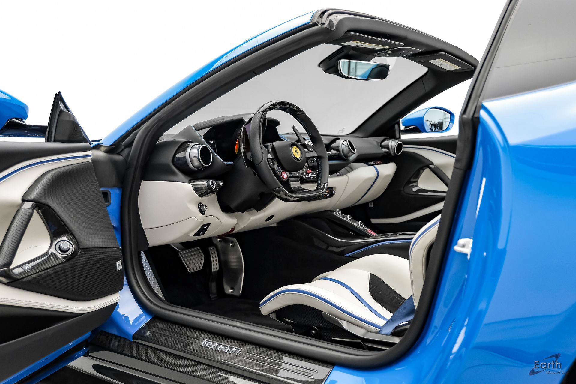 Used 2022 Ferrari 812 GTS RWD image 40