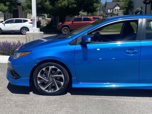 Used 2017 Toyota Corolla iM w/ All-Weather Mat Package FWD image 2