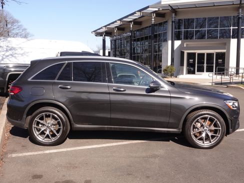 Certified 2022 Mercedes-Benz GLC 300 GLC 300 4MATIC SUV image 3