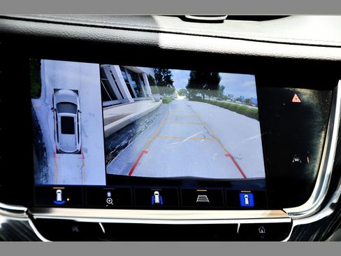Certified 2023 Cadillac XT6 Premium Luxury w/ Technology Package FWD image 25