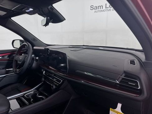 New 2026 Chevrolet Traverse RS image 33