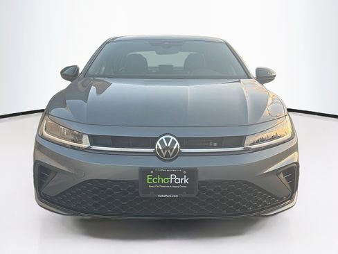 Used 2025 Volkswagen Jetta Sport FWD image 2