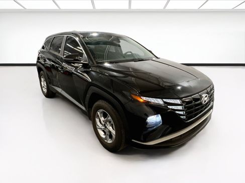 Used 2022 Hyundai Tucson SE AWD/4WD image 3