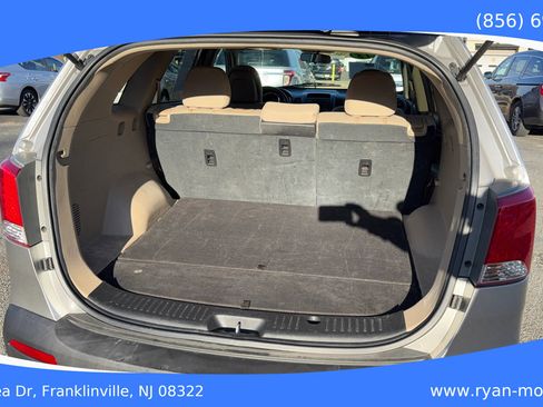 Used 2013 Kia Sorento LX image 15