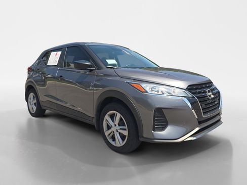Certified 2025 Nissan Kicks Play S FWD image 8