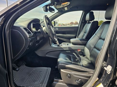 Used 2018 Jeep Grand Cherokee Limited AWD/4WD image 19