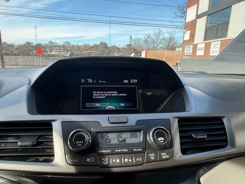 Used 2016 Honda Odyssey SE image 16