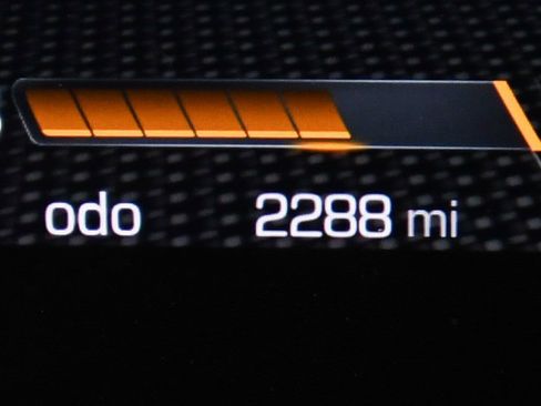 Used 2022 Ferrari SF90 Spider image 14